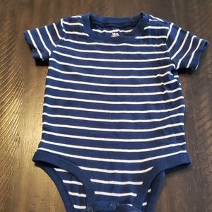 Short sleeve onesie